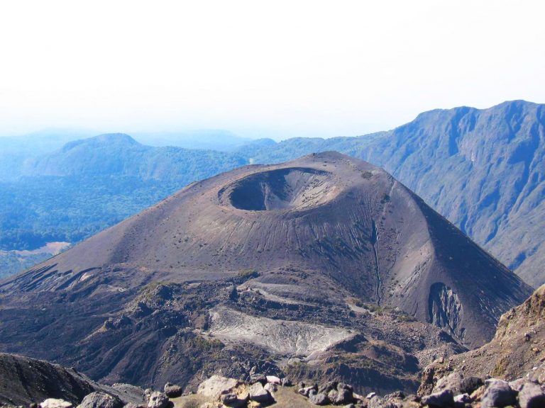 You are currently viewing 4 Days Mount Meru Trekking